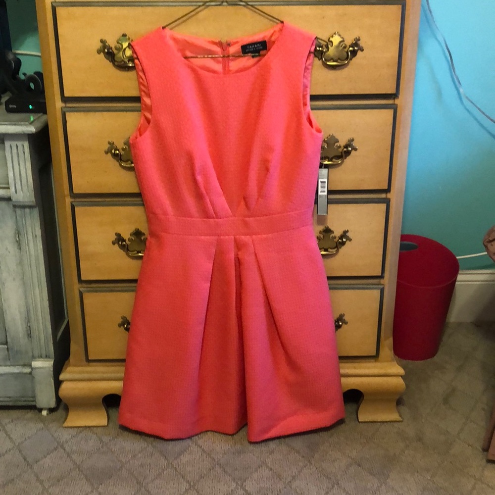 Tahari dress size 4 brand new